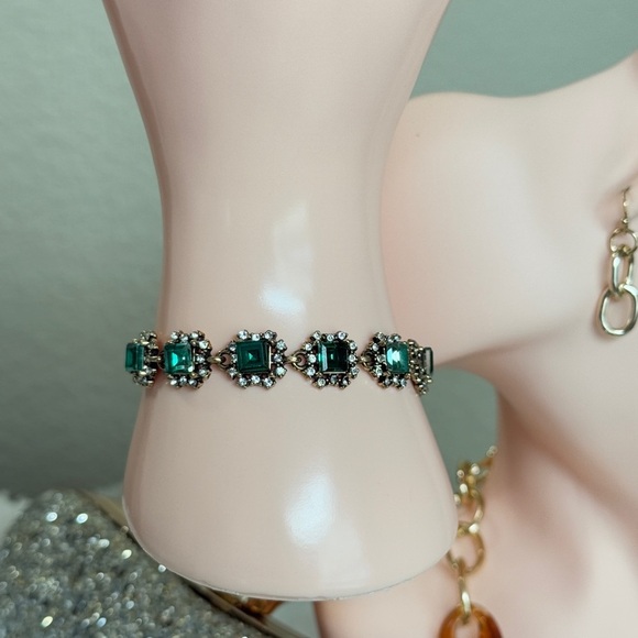 ⚜️💎 Classic Gold Bracelet with Emerald Green Crystals ❤️🔥💫 - Picture 3 of 11